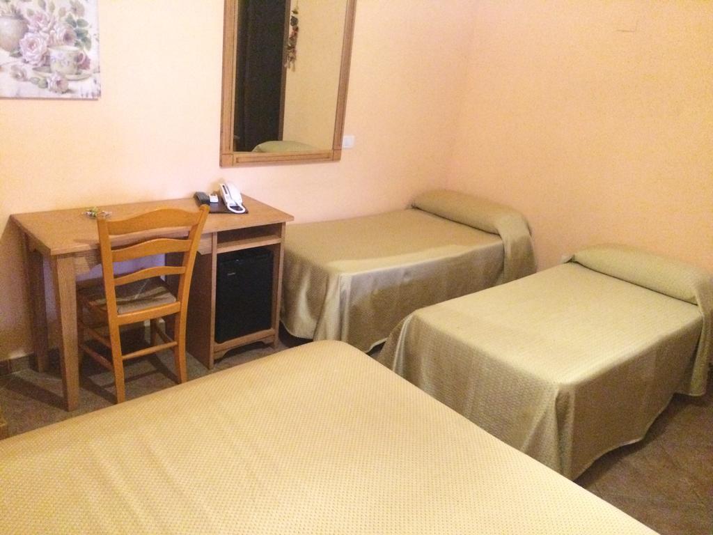 Albergo Arinde Rende Szoba fotó