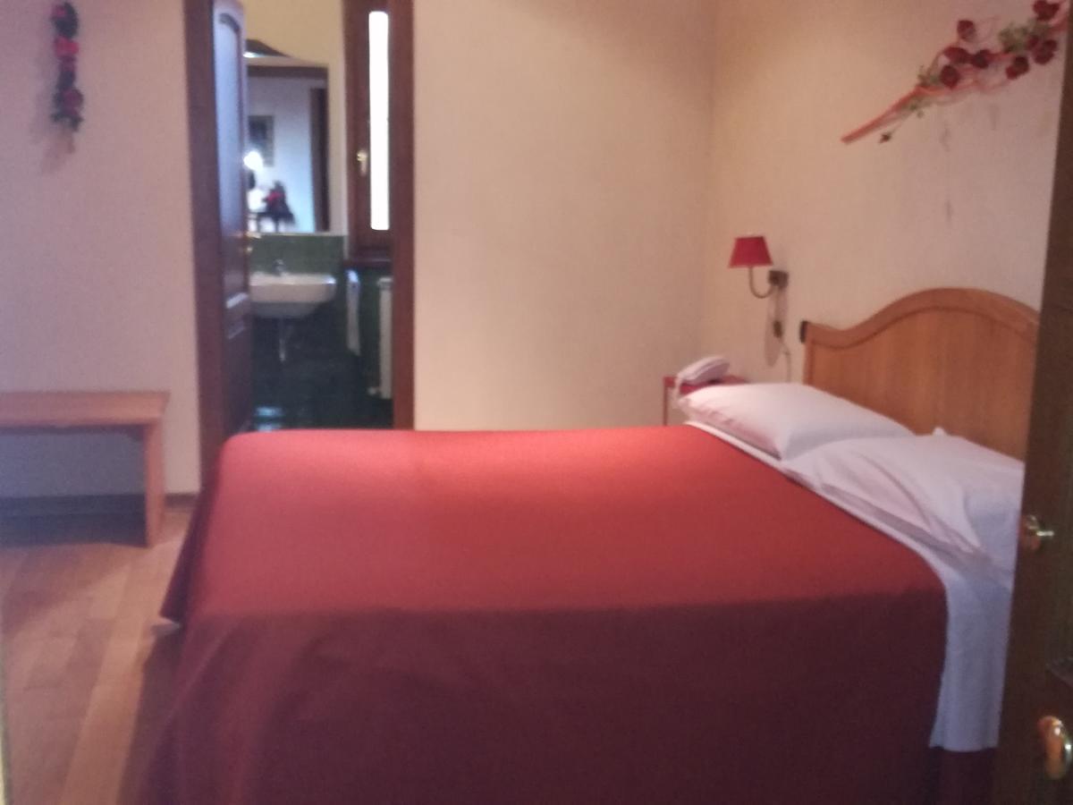 Albergo Arinde Rende Kültér fotó